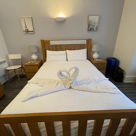 Bournemouth Hot Tub & Sauna Holiday Let Extérieur photo