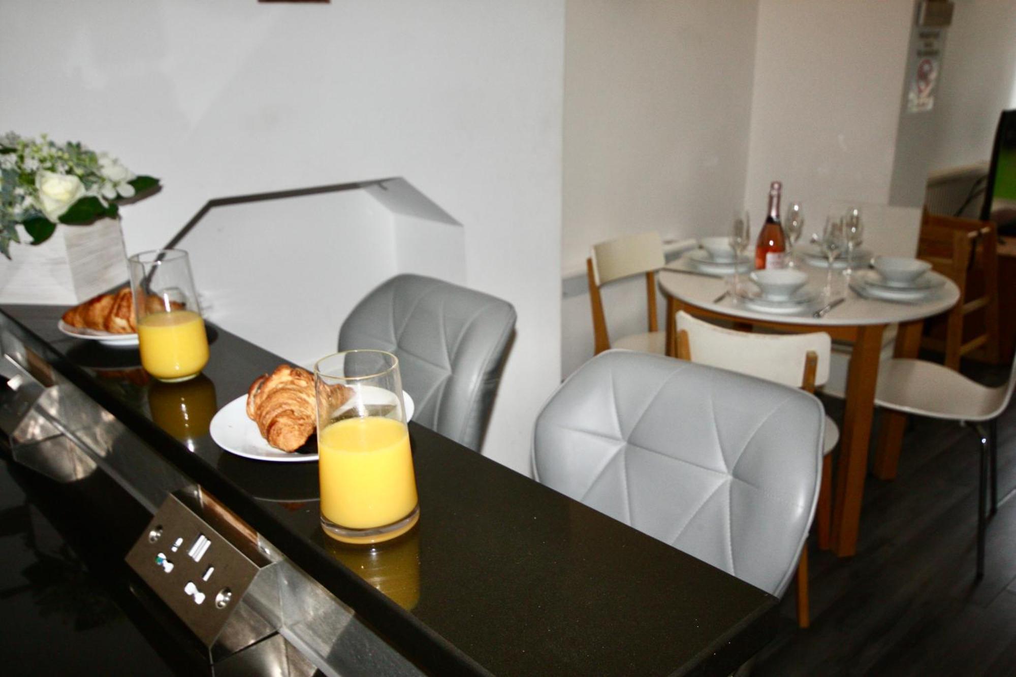 Bournemouth Hot Tub & Sauna Holiday Let Extérieur photo