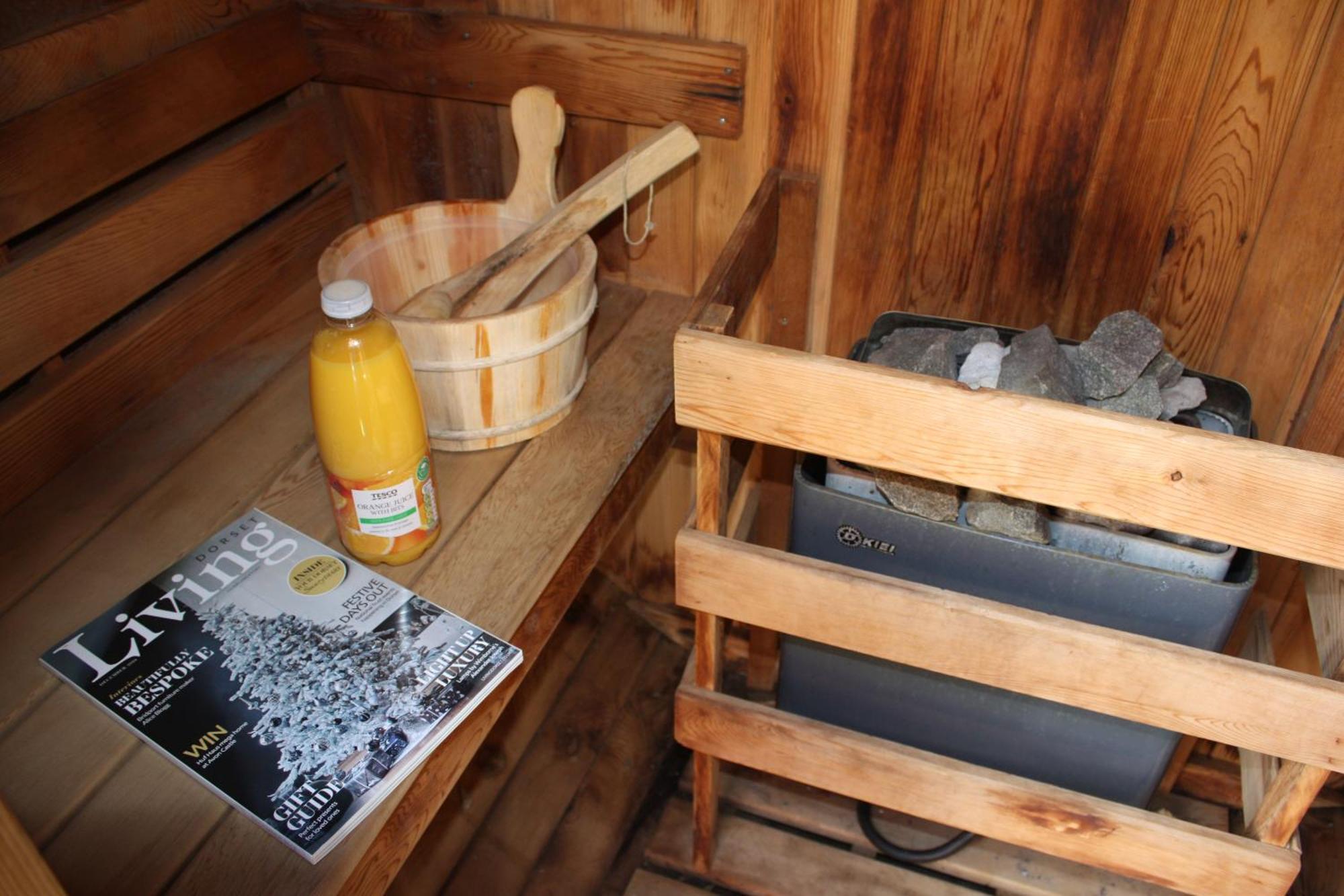 Bournemouth Hot Tub & Sauna Holiday Let Extérieur photo