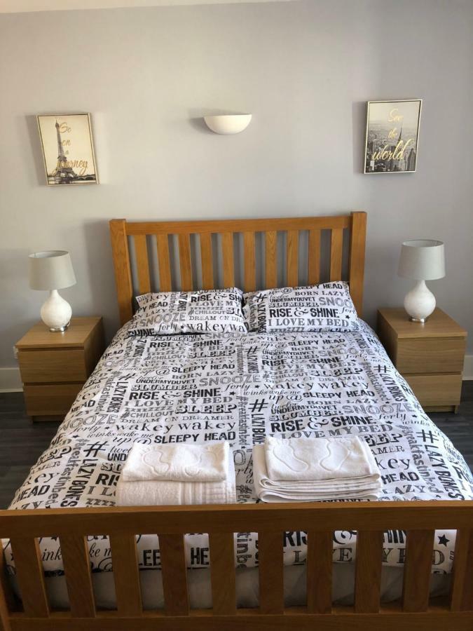 Bournemouth Hot Tub & Sauna Holiday Let Extérieur photo