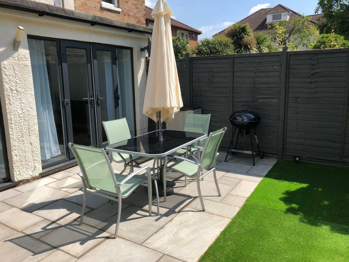 Bournemouth Hot Tub & Sauna Holiday Let Extérieur photo