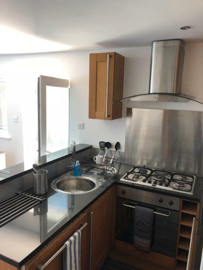 Bournemouth Hot Tub & Sauna Holiday Let Extérieur photo