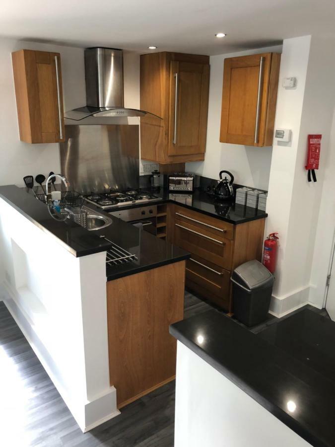 Bournemouth Hot Tub & Sauna Holiday Let Extérieur photo