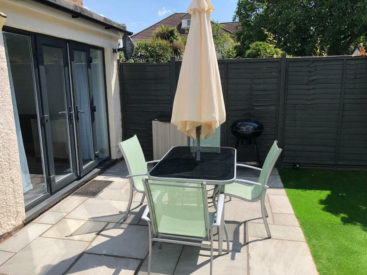 Bournemouth Hot Tub & Sauna Holiday Let Extérieur photo