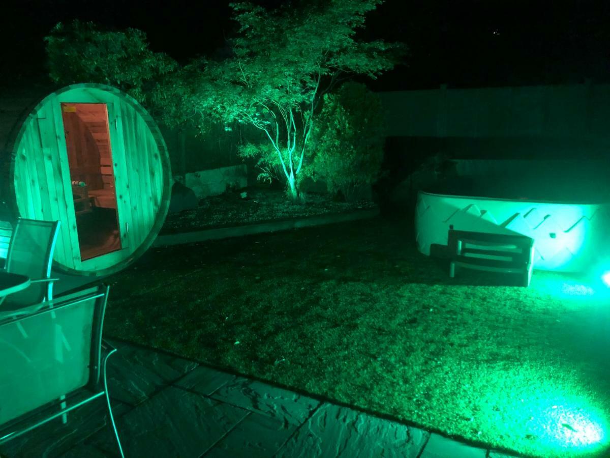 Bournemouth Hot Tub & Sauna Holiday Let Extérieur photo