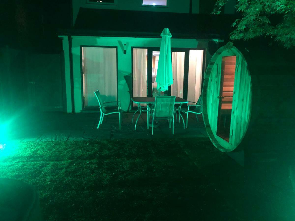 Bournemouth Hot Tub & Sauna Holiday Let Extérieur photo